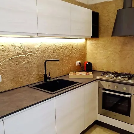 Apartment C A S A P I G N U T E L U L U P U